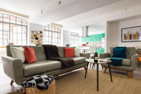 Central Soho Warehouse Loft with Concierge
